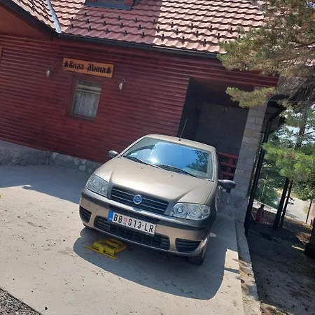 Mina Villa