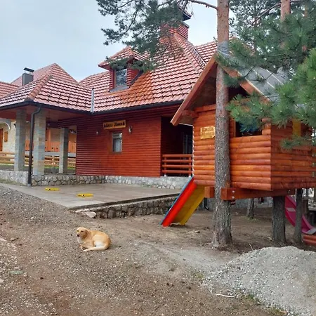 Mina Villa